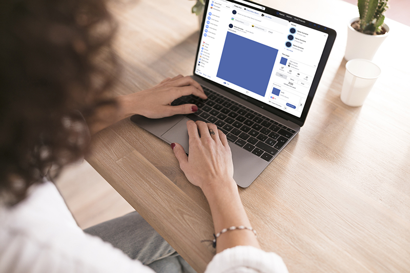 chica-ordenador-portatil